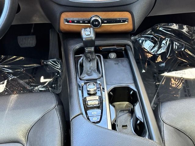 2021 Volvo XC90 T5 Momentum