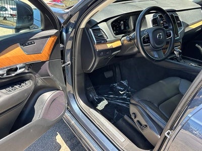2021 Volvo XC90 T5 Momentum