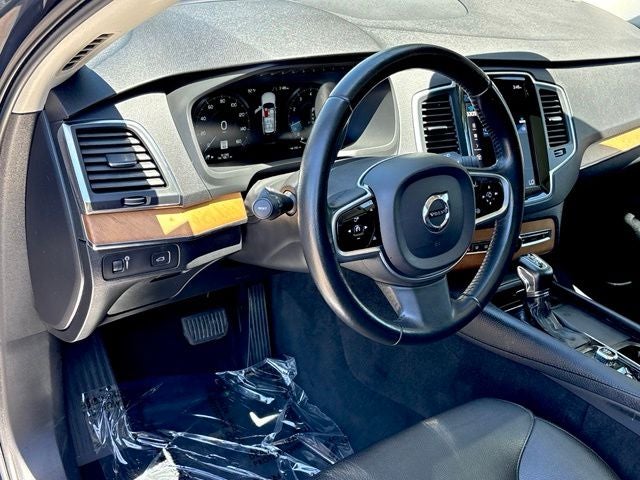 2021 Volvo XC90 T5 Momentum