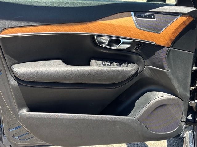 2021 Volvo XC90 T5 Momentum