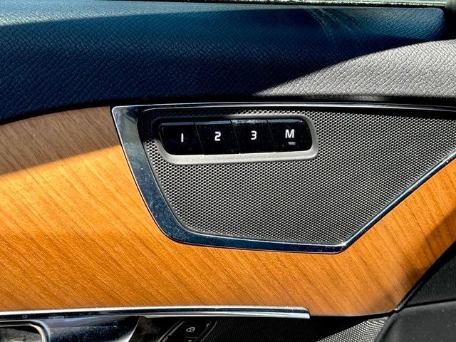 2021 Volvo XC90 T5 Momentum