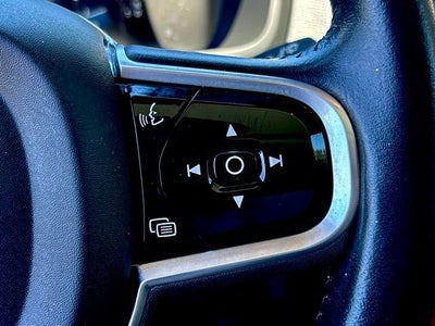 2021 Volvo XC90 T5 Momentum