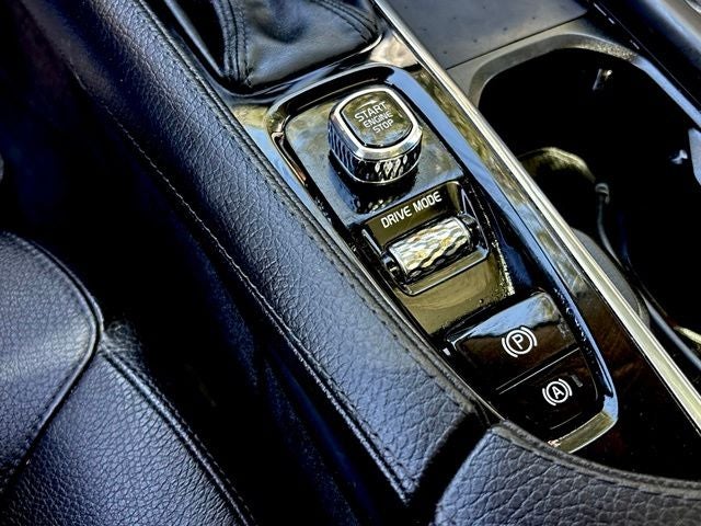 2021 Volvo XC90 T5 Momentum