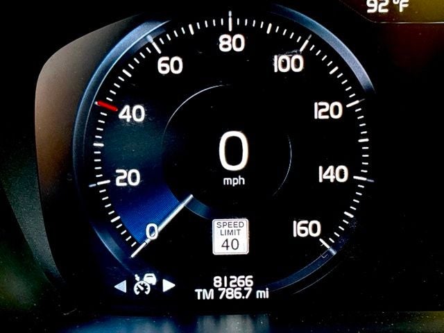 2021 Volvo XC90 T5 Momentum