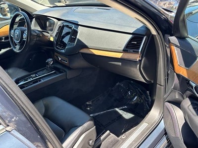 2021 Volvo XC90 T5 Momentum