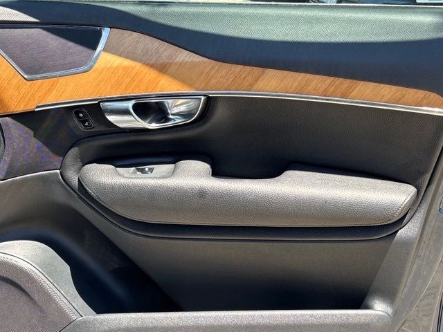 2021 Volvo XC90 T5 Momentum