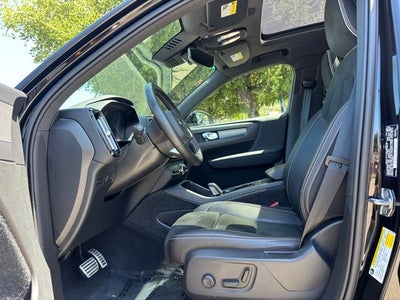 2021 Volvo XC40 Recharge Pure Electric P8