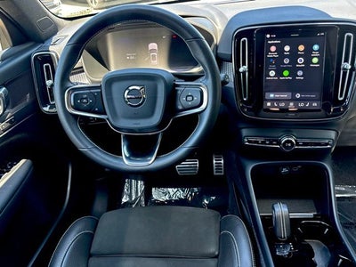 2021 Volvo XC40 Recharge Pure Electric P8