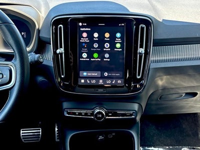 2021 Volvo XC40 Recharge Pure Electric P8