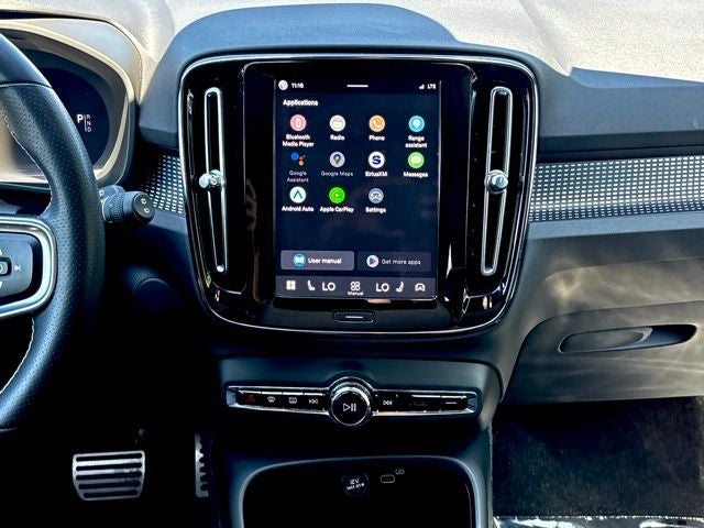2021 Volvo XC40 Recharge Pure Electric P8