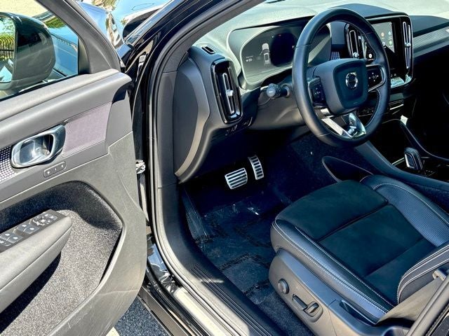 2021 Volvo XC40 Recharge Pure Electric P8