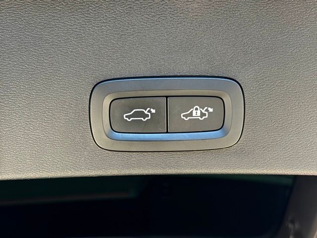 2021 Volvo XC40 Recharge Pure Electric P8